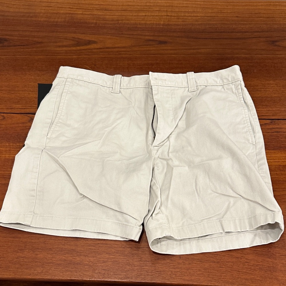 J. Crew Men's Light Tan Flat Front Shorts
